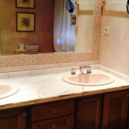 Apartment Gran Piso Familiar Cerca De La Estacion Capacidad 10 Personas Cordoba