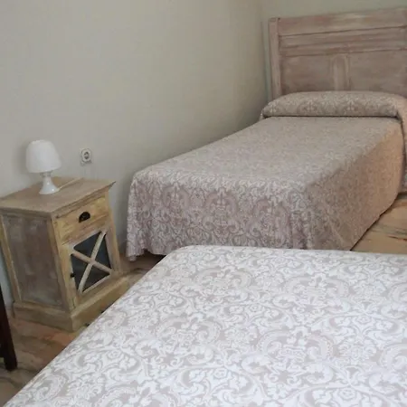 Gran Piso Familiar Cerca De La Estacion Capacidad 10 Personas Apartment *